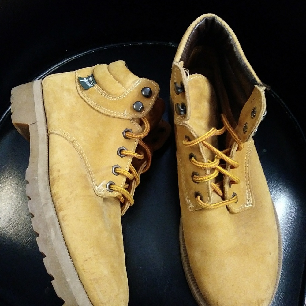 Eastland 9m woman's boot USA leather